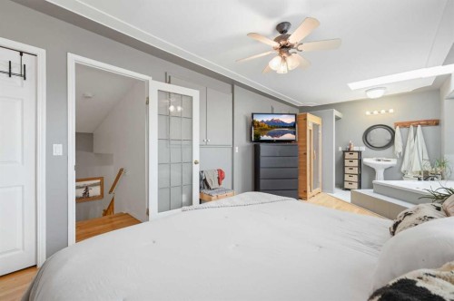 42H Green Meadow Crescent, Strathmore, AB - Indoor Photo Showing Bedroom