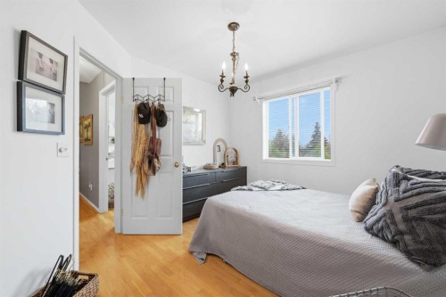 42H Green Meadow Crescent, Strathmore, AB - Indoor Photo Showing Bedroom