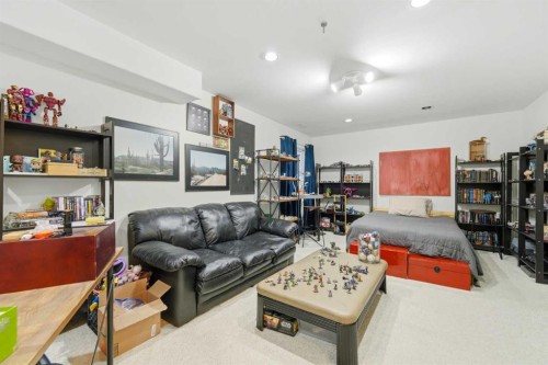 42H Green Meadow Crescent, Strathmore, AB - Indoor Photo Showing Living Room