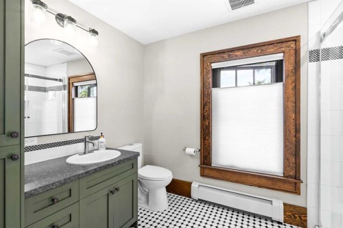 4730 50 Street, Olds, AB - Indoor Photo Showing Bathroom