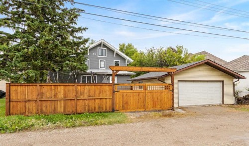 4730 50 Street, Olds, AB - Outdoor