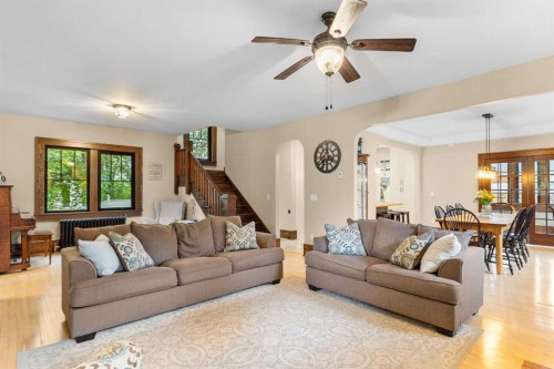 4730 50 Street, Olds, AB - Indoor Photo Showing Living Room