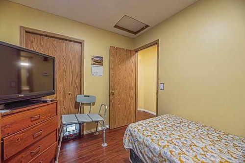 55 San Diego Manor Ne, Calgary, AB - Indoor Photo Showing Bedroom