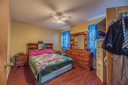 55 San Diego Manor Ne, Calgary, AB - Indoor Photo Showing Bedroom