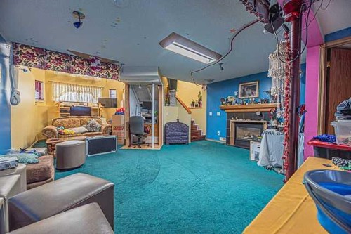 55 San Diego Manor Ne, Calgary, AB - Indoor With Fireplace