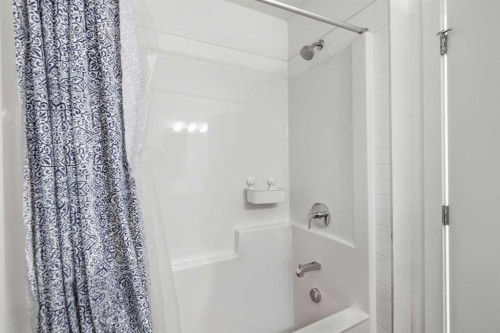 602-335 Creekside Boulevard Sw, Calgary, AB - Indoor Photo Showing Bathroom