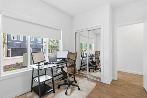602-335 Creekside Boulevard Sw, Calgary, AB - Indoor Photo Showing Office