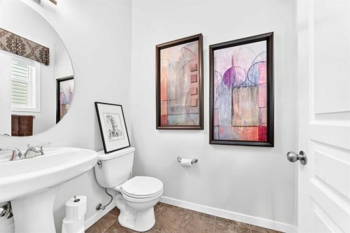 302 Sunset Point, Cochrane, AB - Indoor Photo Showing Bathroom