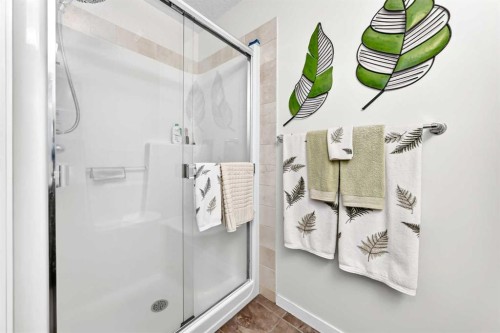 302 Sunset Point, Cochrane, AB - Indoor Photo Showing Bathroom