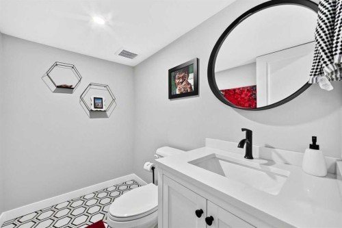 230 Legacy Mews Se, Calgary, AB - Indoor Photo Showing Bathroom