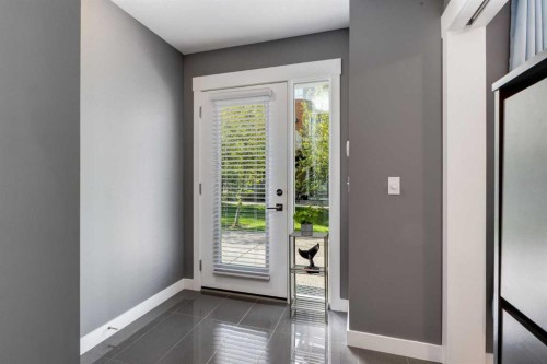 17-111 Rainbow Falls Gate, Chestermere, AB - Indoor Photo Showing Other Room