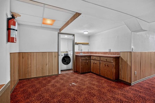 3881 Fonda Way Se, Calgary, AB - Indoor Photo Showing Laundry Room