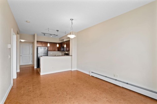 407-201 Sunset Drive, Cochrane, AB - Indoor Photo Showing Other Room