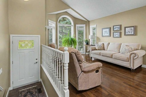 43 Riverside Road Se, Calgary, AB - Indoor Photo Showing Living Room