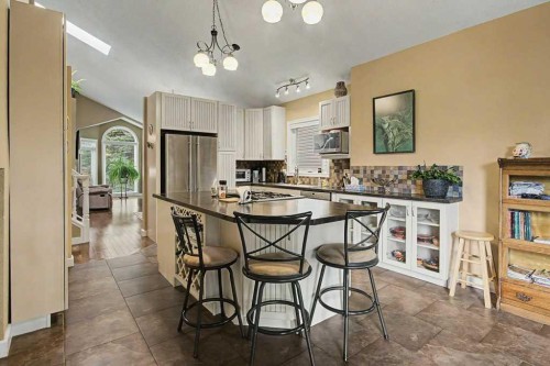 43 Riverside Road Se, Calgary, AB - Indoor Photo Showing Other Room