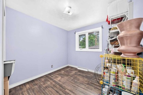 4832 Worcester Drive Sw, Calgary, AB - Indoor Photo Showing Other Room