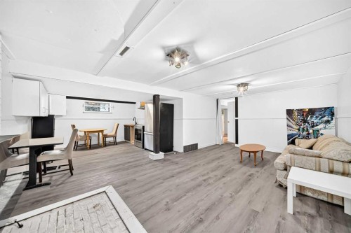 4832 Worcester Drive Sw, Calgary, AB - Indoor