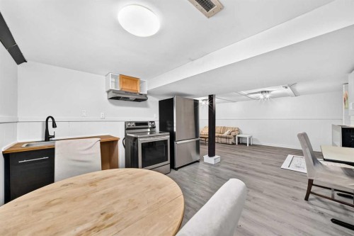 4832 Worcester Drive Sw, Calgary, AB - Indoor