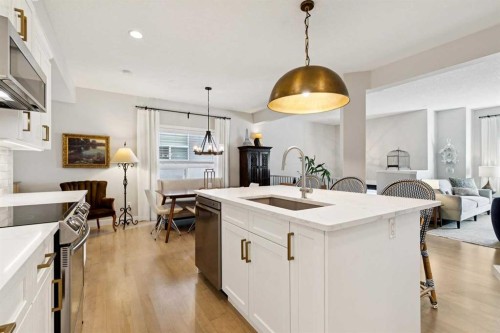 9062 14 Avenue Sw, Calgary, AB - Indoor