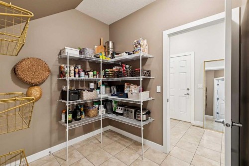 9062 14 Avenue Sw, Calgary, AB - Indoor