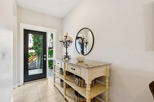 9062 14 Avenue Sw, Calgary, AB - Indoor Photo Showing Other Room