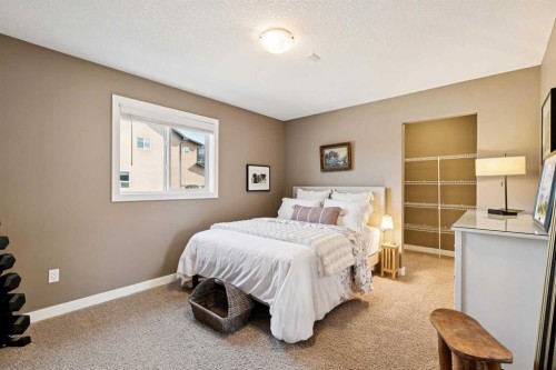 9062 14 Avenue Sw, Calgary, AB - Indoor Photo Showing Bedroom
