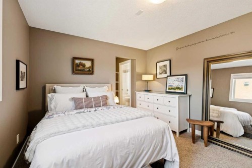 9062 14 Avenue Sw, Calgary, AB - Indoor Photo Showing Bedroom