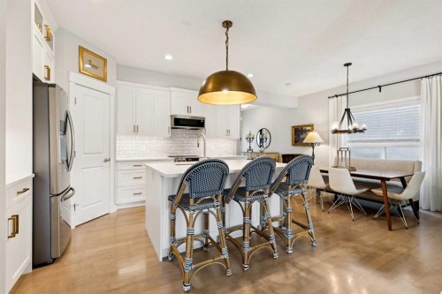 9062 14 Avenue Sw, Calgary, AB - Indoor