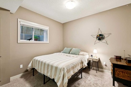 9062 14 Avenue Sw, Calgary, AB - Indoor Photo Showing Bedroom