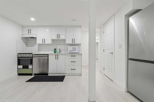 223 Carrington Circle, Calgary, AB - Indoor Photo Showing Kitchen
