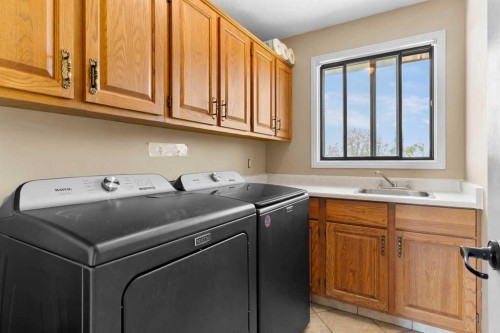 31170 Range Road 42 Range, Rural Mountain View County, AB - Indoor Photo Showing Laundry Room