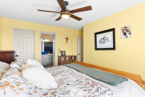31170 Range Road 42 Range, Rural Mountain View County, AB - Indoor Photo Showing Bedroom
