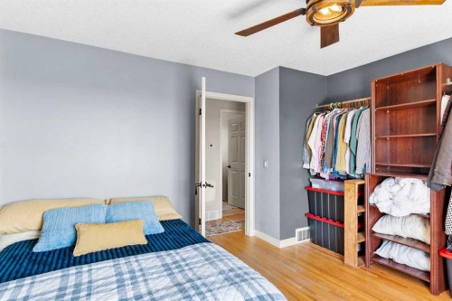 31170 Range Road 42 Range, Rural Mountain View County, AB - Indoor Photo Showing Bedroom