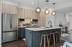 7178 Rangeview Avenue SECalgary, AB T3S 0S5