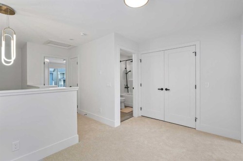7178 Rangeview Avenue Se, Calgary, AB - Indoor Photo Showing Other Room