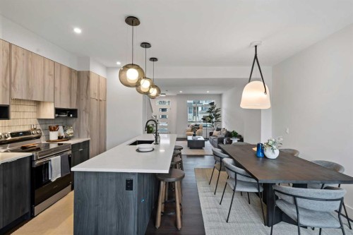 7178 Rangeview Avenue Se, Calgary, AB - Indoor