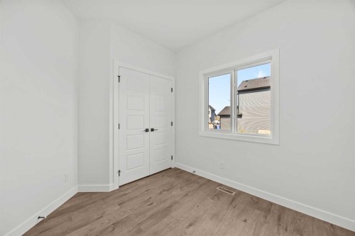 37 Sora Gardens Se, Calgary, AB - Indoor Photo Showing Other Room