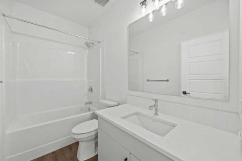 37 Sora Gardens Se, Calgary, AB - Indoor Photo Showing Bathroom