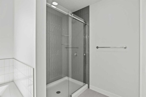 37 Sora Gardens Se, Calgary, AB - Indoor Photo Showing Bathroom