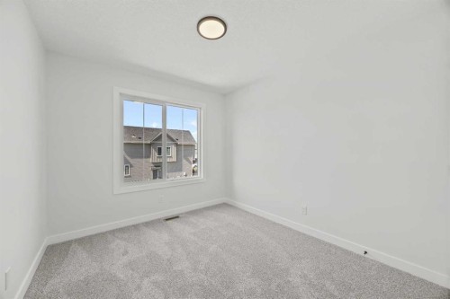 37 Sora Gardens Se, Calgary, AB - Indoor Photo Showing Other Room