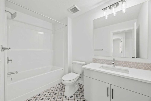 37 Sora Gardens Se, Calgary, AB - Indoor Photo Showing Bathroom