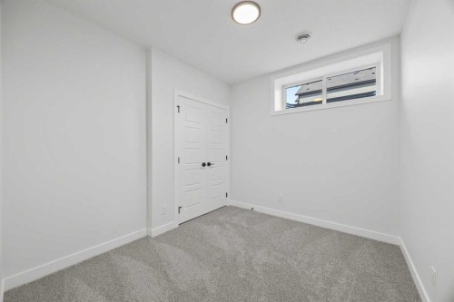 37 Sora Gardens Se, Calgary, AB - Indoor Photo Showing Other Room