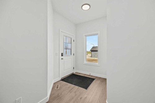 37 Sora Gardens Se, Calgary, AB - Indoor Photo Showing Other Room