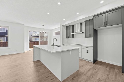 37 Sora Gardens Se, Calgary, AB - Indoor Photo Showing Kitchen