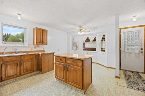 147 Whitlock Close Ne, Calgary, AB - Indoor Photo Showing Kitchen