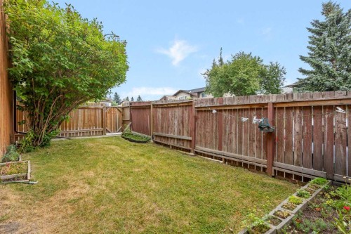 147 Whitlock Close Ne, Calgary, AB - Outdoor