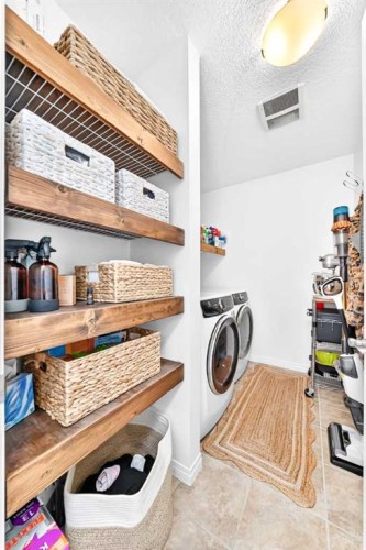 56 Cranarch Road Se, Calgary, AB - Indoor Photo Showing Other Room