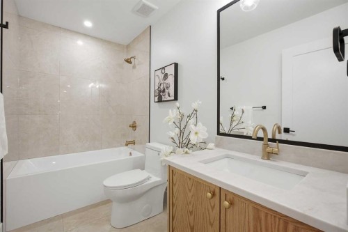 3 Varsity Ridge Terrace Nw, Calgary, AB - Indoor Photo Showing Bathroom