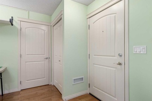 208-304 Cranberry Park Se, Calgary, AB - Indoor Photo Showing Other Room
