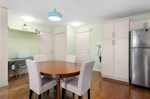 208-304 Cranberry Park Se, Calgary, AB - Indoor Photo Showing Dining Room